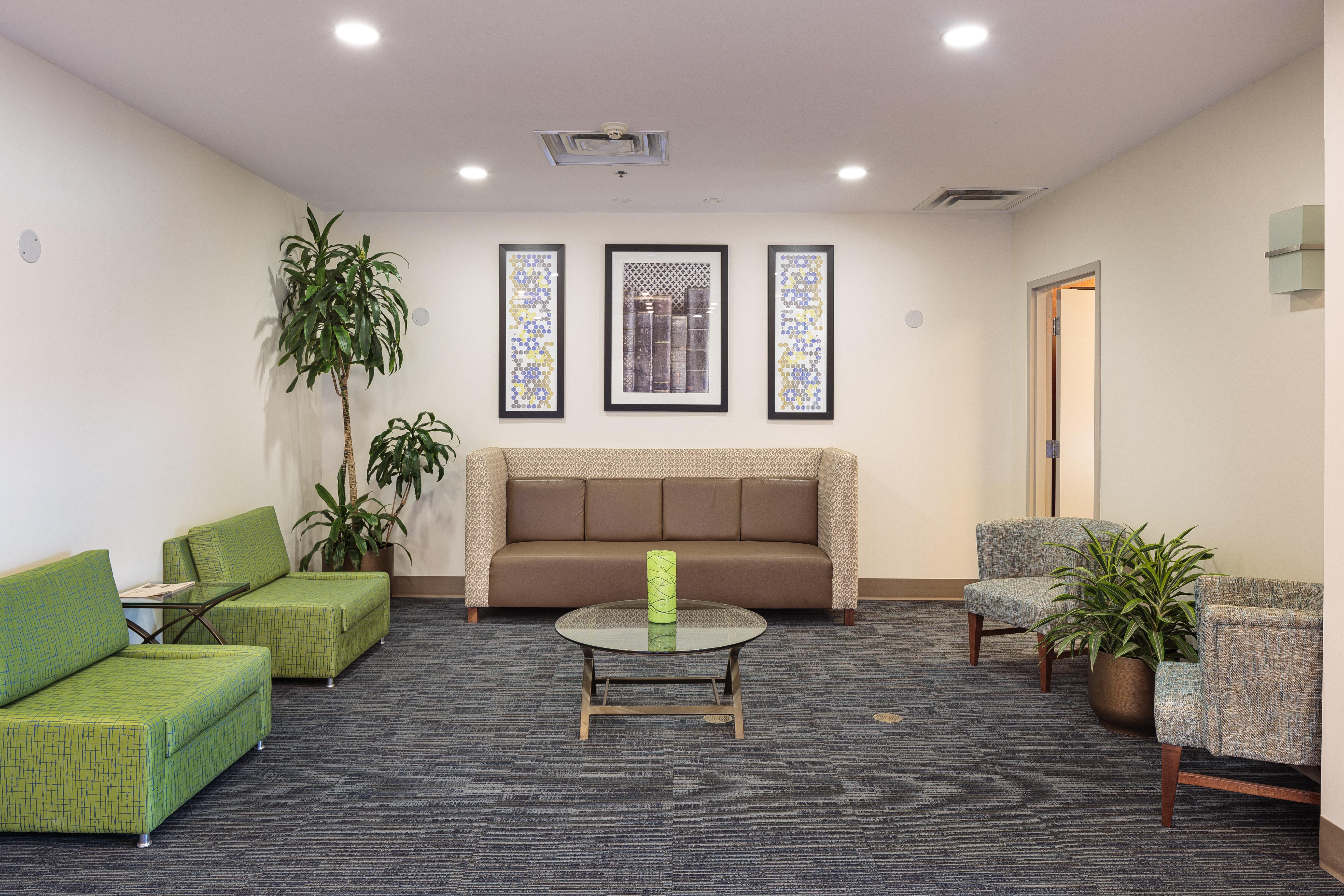 Holiday Inn Express & Suites - Belleville By Ihg Exterior foto