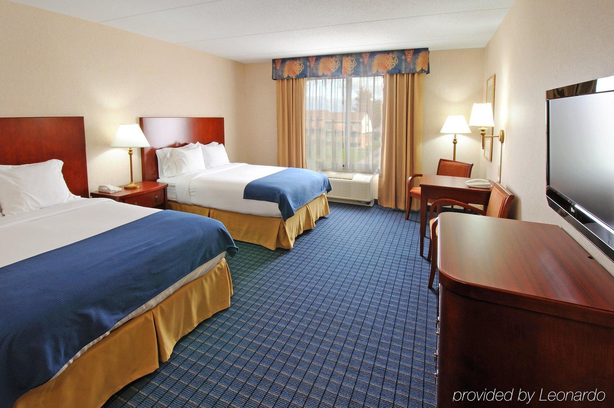 Holiday Inn Express & Suites - Belleville By Ihg Cameră foto