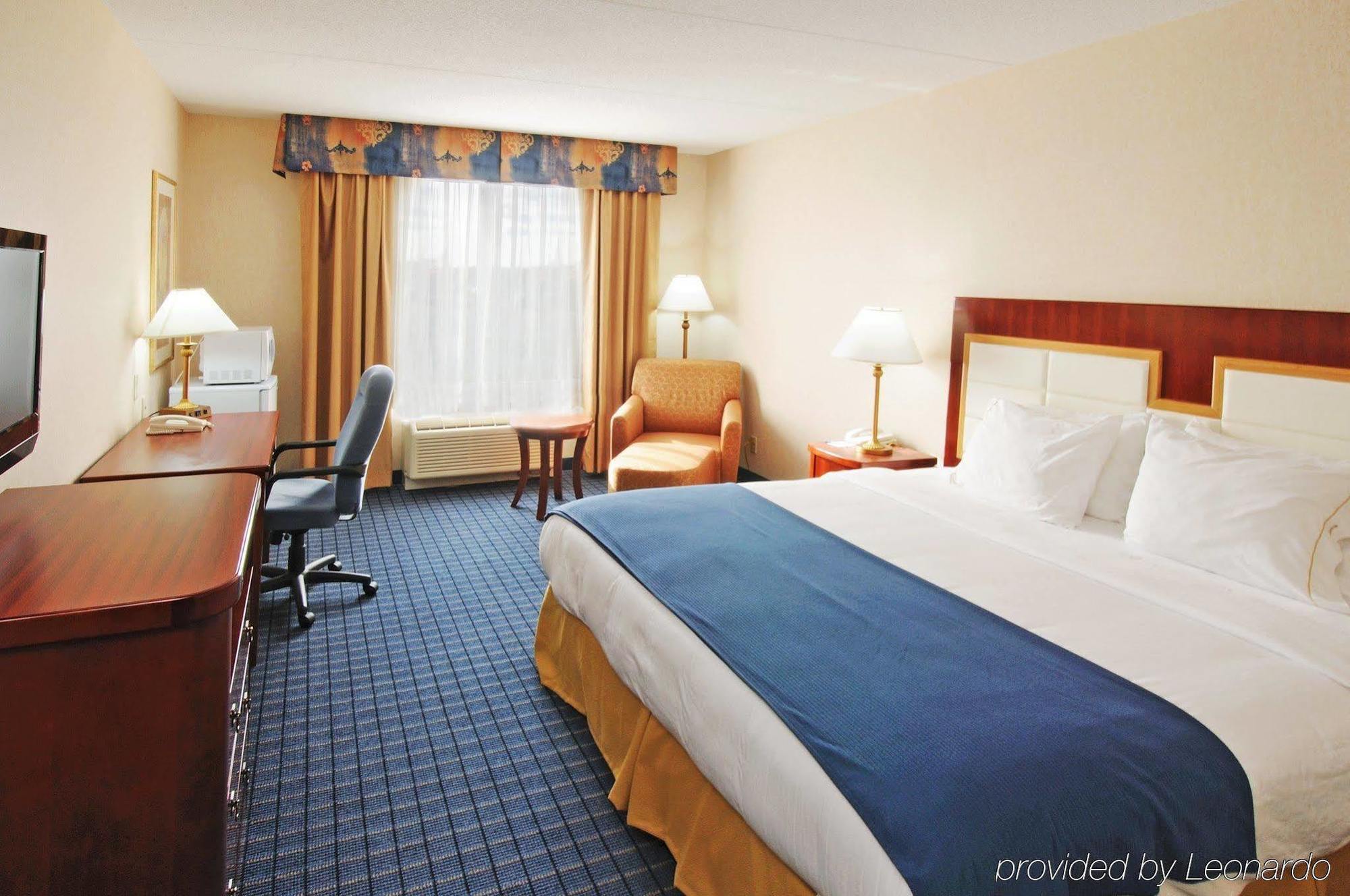 Holiday Inn Express & Suites - Belleville By Ihg Cameră foto