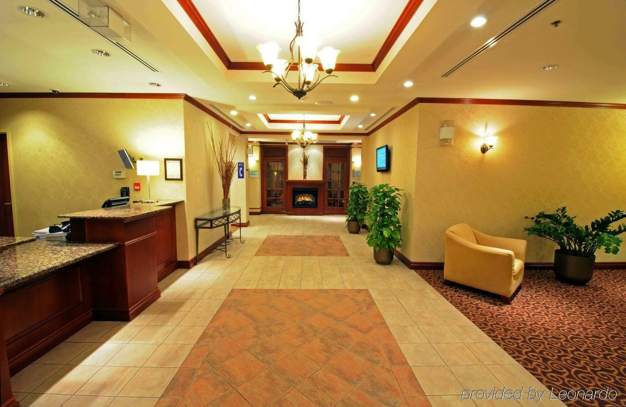 Holiday Inn Express & Suites - Belleville By Ihg Interior foto